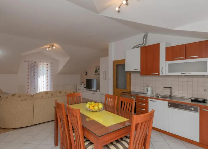 Stipe - Makarska By Guide
